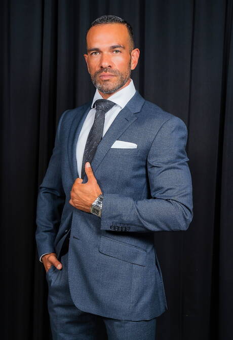 Der harte Kerl Dani Robles und der muskulöse Nicholas Bardem bohren einen Arsch