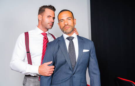 Der harte Kerl Dani Robles und der muskulöse Nicholas Bardem bohren einen Arsch