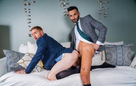 Superstud Johnny Viper en de goed gebouwde Australische Leander zuigen en neuken elkaar