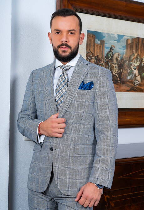 Men At Play: English muscular Lukas Daken and portuguese hot bear Sir Peter have a good anal sex