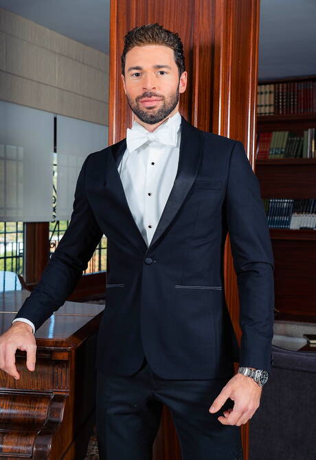 Hiszpańska wydra Dario Beck i dobrze zbudowany Oliver Marinho ruchają się po ssaniu kutasa