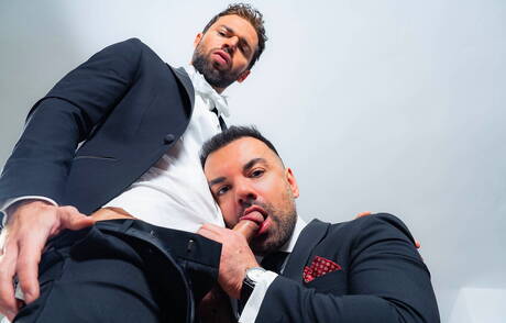 Hiszpańska wydra Dario Beck i dobrze zbudowany Oliver Marinho ruchają się po ssaniu kutasa