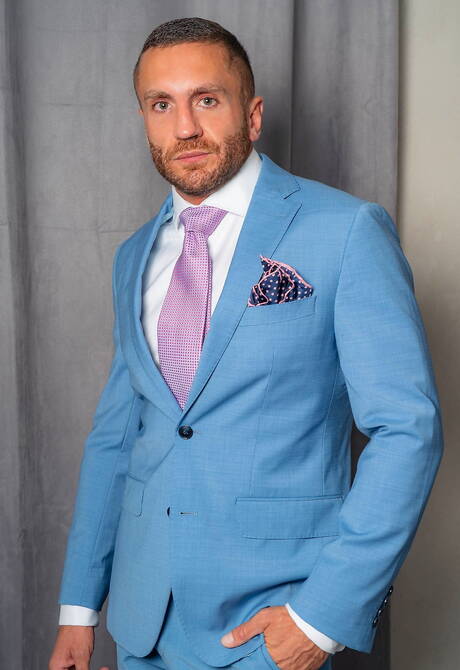 Men At Play: Stud Apolo Adri and latin muscular Emir Boscatto make a love in bathroom