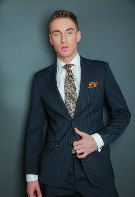 Le culturiste latin Emir Boscatto et le beau gosse polonais Kayden Gray ont des relations sexuelles torrides