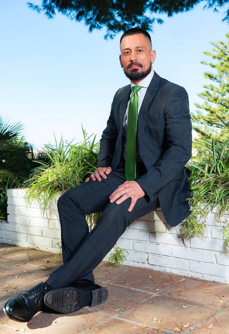 帥哥克里斯蒂安·薩姆和帥哥加布里埃爾·菲尼克斯在戶外吸吮後操屁股