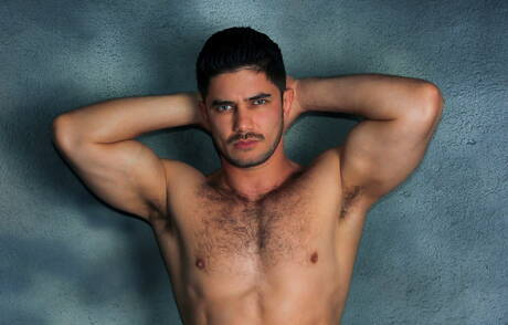 ロシアのハスキー男ダト・フォランドとポルトガルの筋肉質なヘクター・デ・シルバが緊縛される