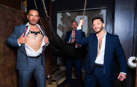 Die sexy Jungs D.dan, John Brachalli und Nicholas Bardem lutschen und ficken sich gegenseitig