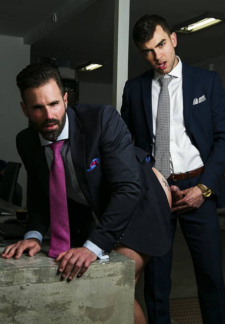 Brazilian husky guy Alexander Muller and spanish hot bear Dani Robles in dick sucking scene