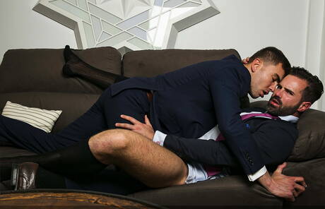 Brazilian husky guy Alexander Muller and spanish hot bear Dani Robles in dick sucking scene