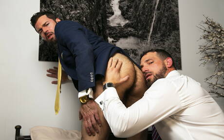 Superstud Dario Beck and well-built Enzo Rimenez in dick sucking scene