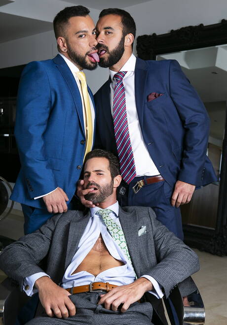 Die heißen Kumpels Dani Robles, Noel Santoro und Xavi Duran lutschen und vögeln sich gegenseitig