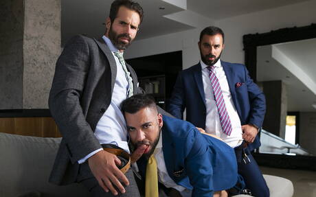 Die heißen Kumpels Dani Robles, Noel Santoro und Xavi Duran lutschen und vögeln sich gegenseitig