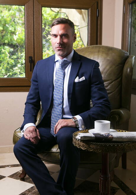 Canadian superstud Manuel Skye and norwegian husky guy Tyler Berg have a hot couple scene in the pool