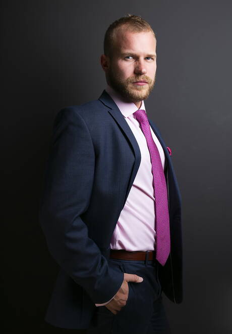 Men At Play: 身材魁梧的 Damon Heart 和身材魁梧的 Malek Tobias 口交後做愛