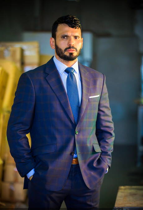 Der Latino-Otter Jean Franko und der haarige amerikanische Hengst Max Adonis ficken nach dem Saugen in den Arsch