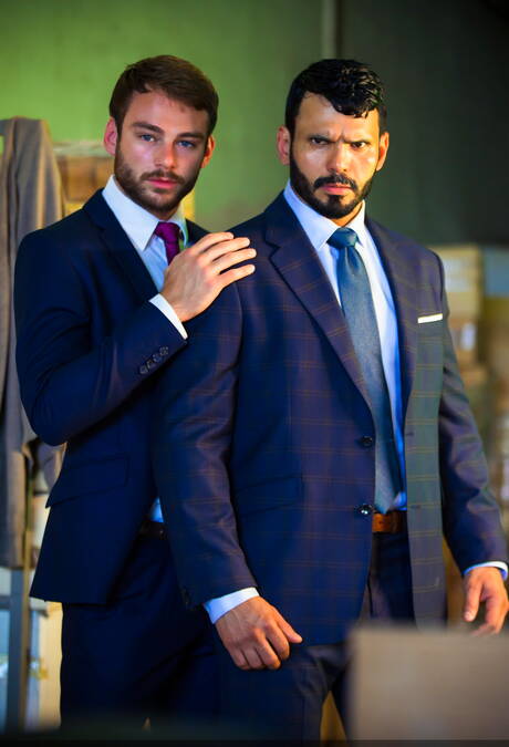 Der Latino-Otter Jean Franko und der haarige amerikanische Hengst Max Adonis ficken nach dem Saugen in den Arsch