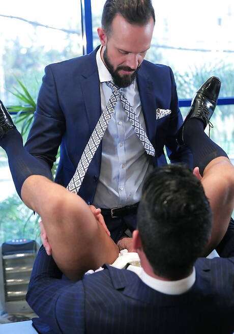 Brazilian mature bear Andy Onassis and brazilian beefy Andy Star drilling an ass