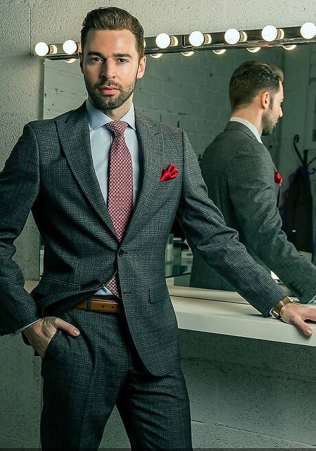 Spanish hairy stud Dario Beck and spanish bodybuilder Diego Reyes in hot homosexual scene