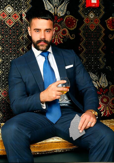 Der spanische Bär Dani Robles und der heiße französische Bär Teddy Torres in heißer homosexueller Action