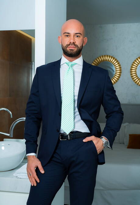 Husky guy Bruno Max and beefy Donato Reyes have a good anal sex in bathroom