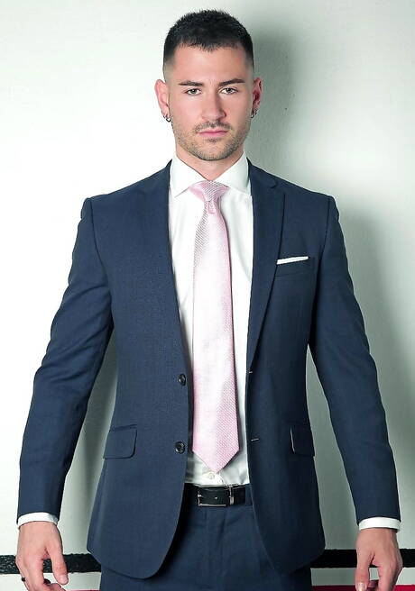 Portuguese husky guy Hector De Silva and english muscular Lukas Daken fuck after dick sucking