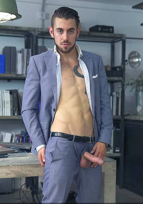 O urso espanhol Dani Robles e o garanhão americano Dante Colle fazem um bom sexo