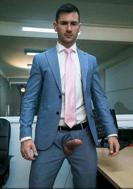 Men At Play: Latino husky guy Klein Kerr and english beefcake Lukas Daken have a hot couple scene