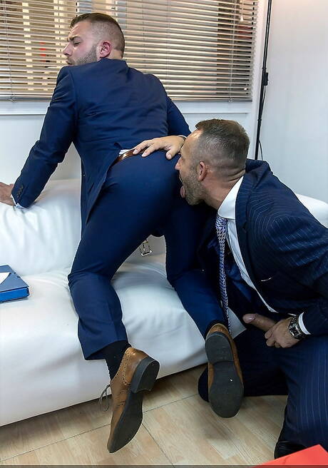 Der Muskelprotz Diego Reyes und der gut gebaute Vadim Romanov haben guten Analsex