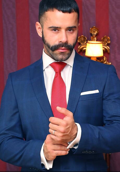 スペインの毛深いスタッド、マッシモ・ピアノとフランスのクマ、テディ・トーレスの熱いアナルセックス