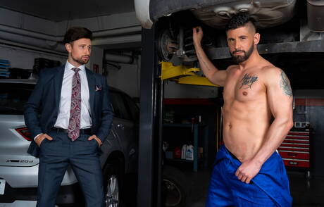 Strongman Drew Dixon and hunky guy Justin Jett in hot anal sex