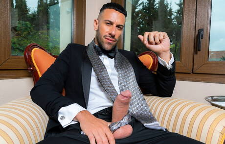 Der gut gebaute Gustavo Cruz und der attraktive Manuel Reyes haben Analsex