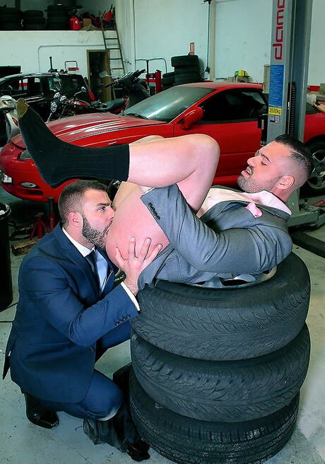 Superstud Diego Reyes and stud Gabriel Lunna fuck ass after sucking cock