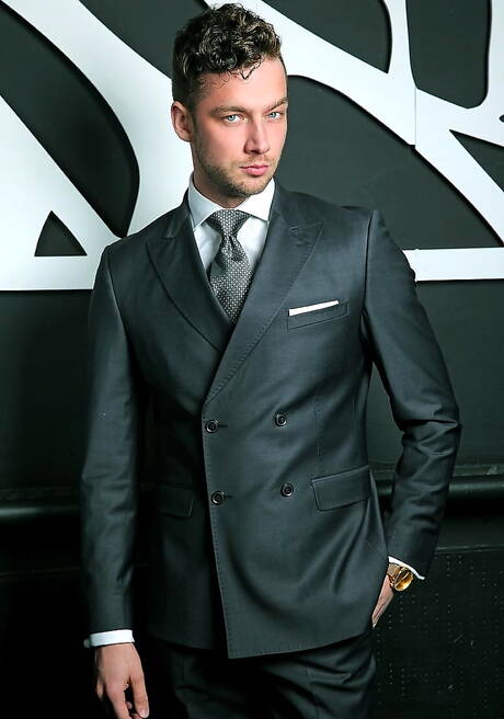 O super garanhão belga Damon Heart e o bonitão canadense Manuel Skye fodem a bunda depois do boquete