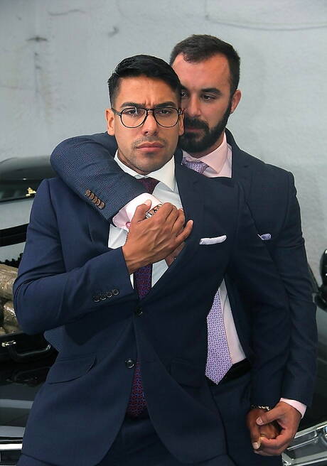 Hot guy Salvador Mendoza and sensual dude Xavi Duran have anal sex