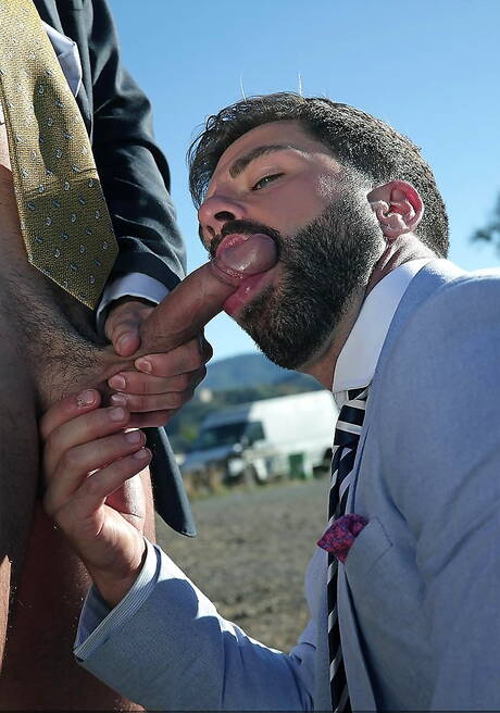 Stud Hector De Silva and hunky guy Robbie Rojo fuck ass after sucking dick outside