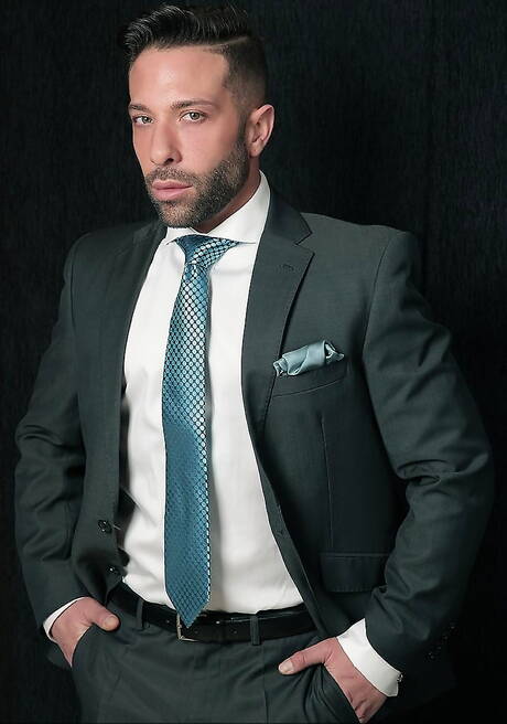 O musculoso português Hector De Silva e o forte Sebastian Reiss se foderam