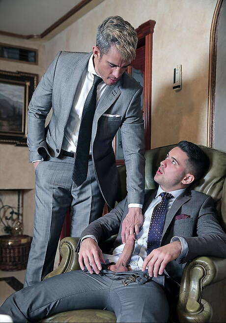 Muscular Maikel Cash and beefy Robbie Rojo sucking and fucking each other