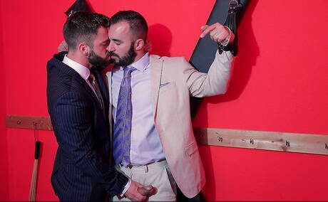 肌肉男Hector De Silva和帥哥Xavi Duran用繩索捆綁