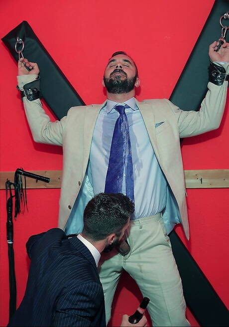 Beefcake Hector De Silva and hunk Xavi Duran hard roped