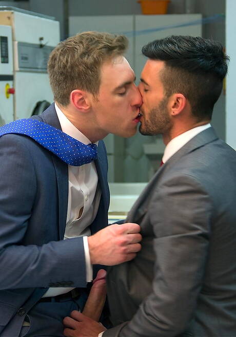 Brazilian beefcake Andy Star and polish beefy Kayden Gray drilling an ass