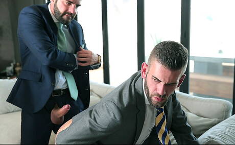 筋肉質なアクセル・マックスとポルトガルの力持ちヘクター・デ・シルバがチンコをしゃぶった後にアナルファック