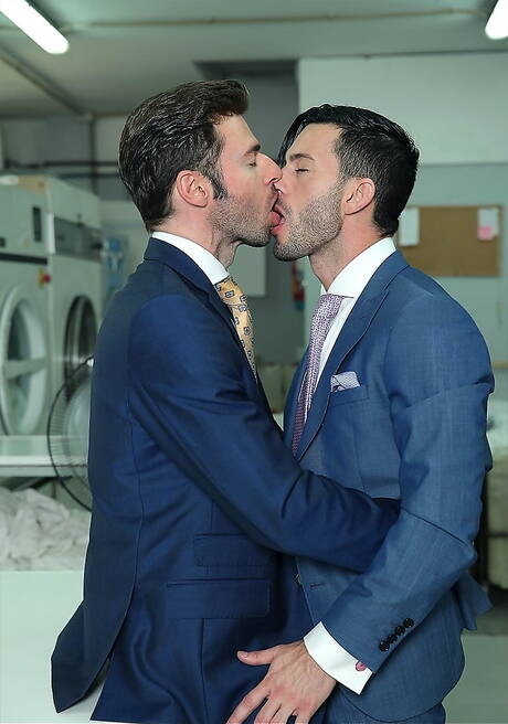 Brazilian beefcake Andy Star and spanish otter Dario Beck love each other