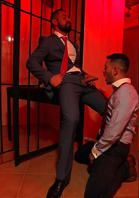 Men At Play: Beefcake Cristian Sam and beefy Robbie Rojo in hot anal sex