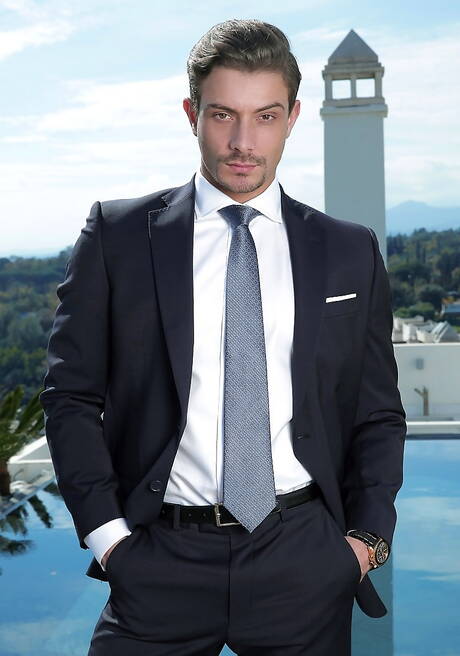 Men At Play: Canadian hunky guy Carter Dane and russian well-built Dato Foland have a hot couple sex outside