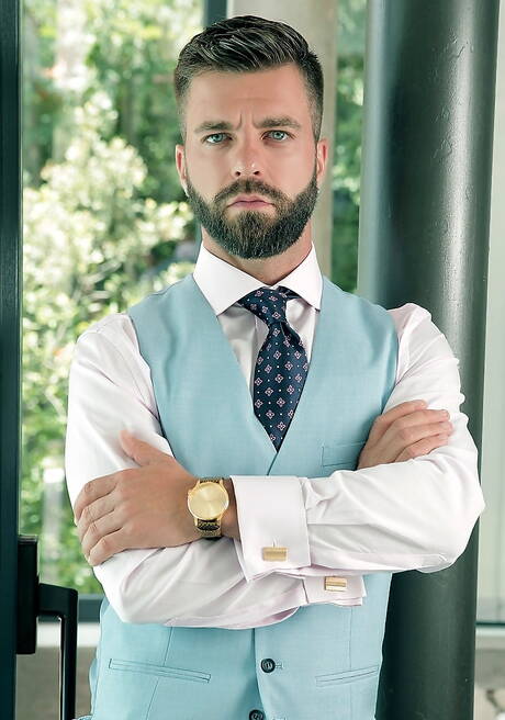 Portuguese beefcake Hector De Silva and spanish gay bear Nicolas Brooks fuck after dick sucking