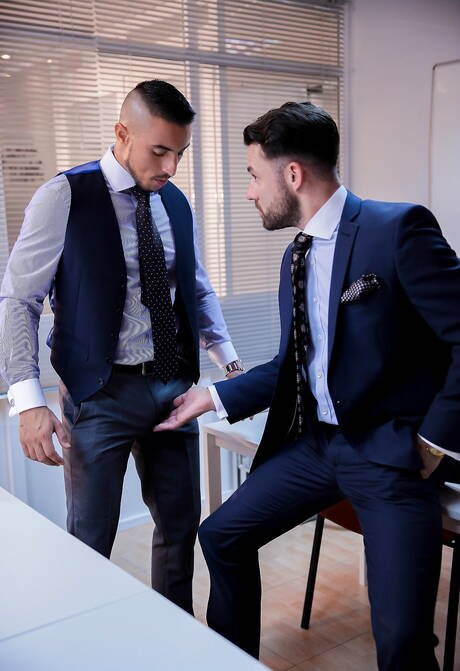 Men At Play: English beefy James Castle and spanish tough guy Klein Kerr fuck ass after sucking