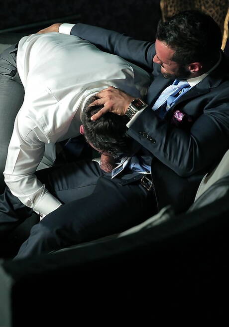 西班牙熊丹尼斯·維加和西班牙熊尼古拉斯·布魯克斯的火熱同性戀場景