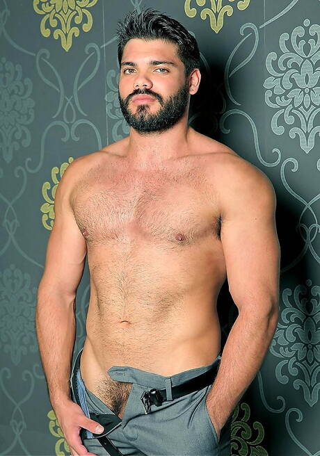 Spanish bear Denis Vega and spanish bear Nicolas Brooks in hot homosexual scene