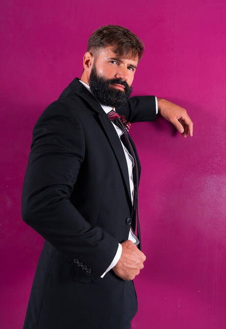 Der attraktive Dani Robles und der attraktive Justin Jett haben harten Analsex am Pool