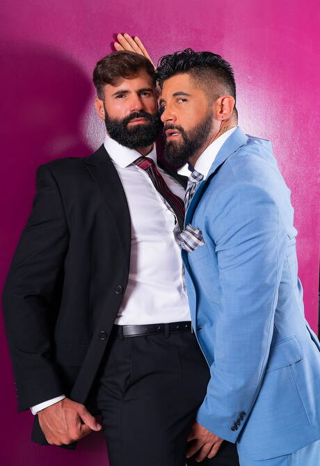 Der attraktive Dani Robles und der attraktive Justin Jett haben harten Analsex am Pool